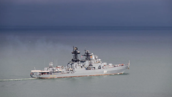 信钰证券 中俄第5次海上联合巡航, 日本高波级驱逐舰企图强行加入, 被中俄舰机警告和驱离